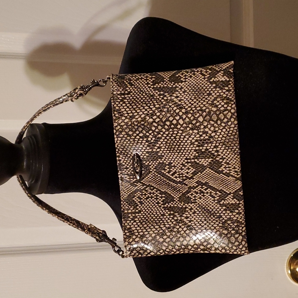 Small Guess multi-Colored purse